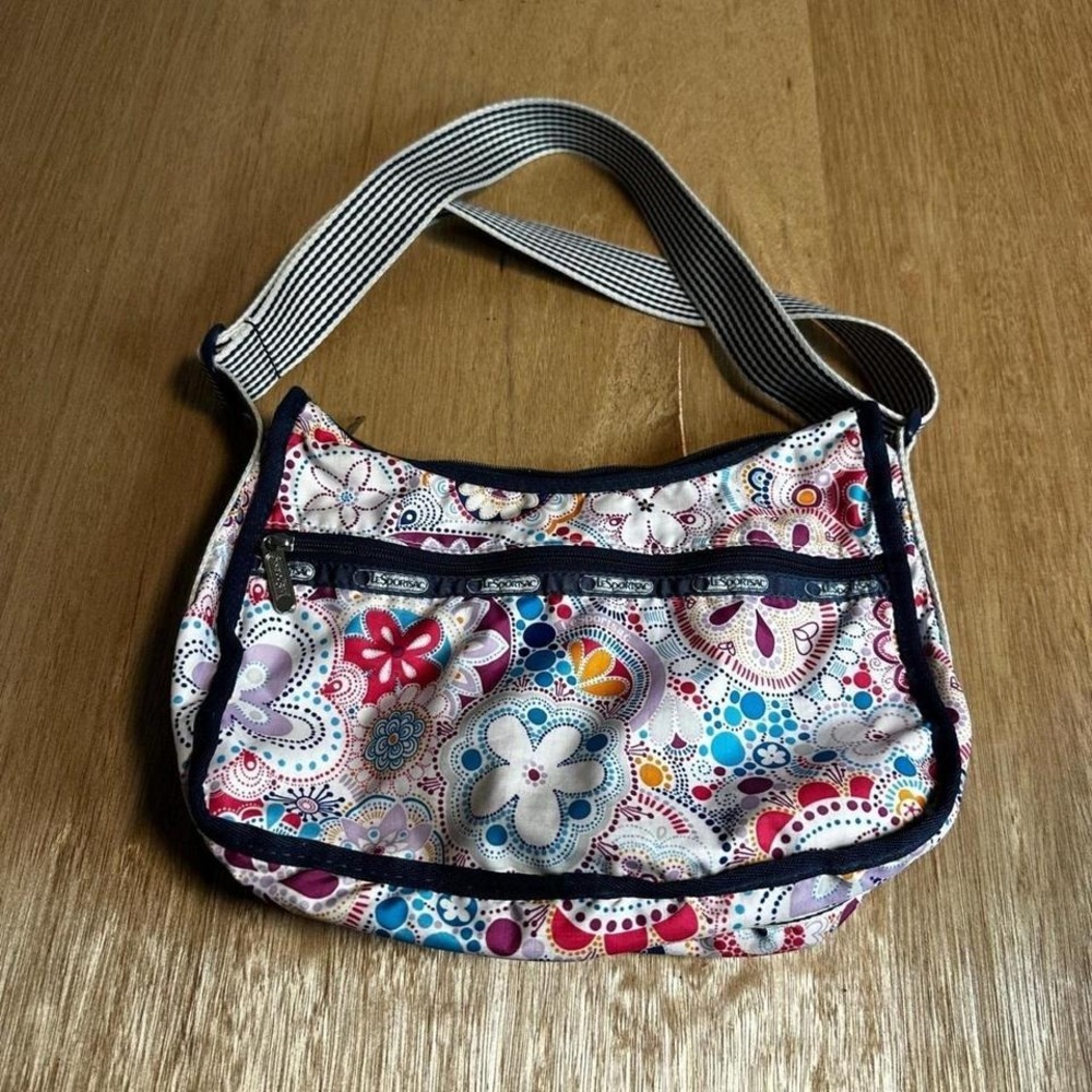 LeSportsac Floral Hobo Bag Lightweight Crossbody Handbag Purse - Picture 5 of 7